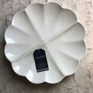 NAUTICA Scalloped Melamine Dinner Plates Flower Shell